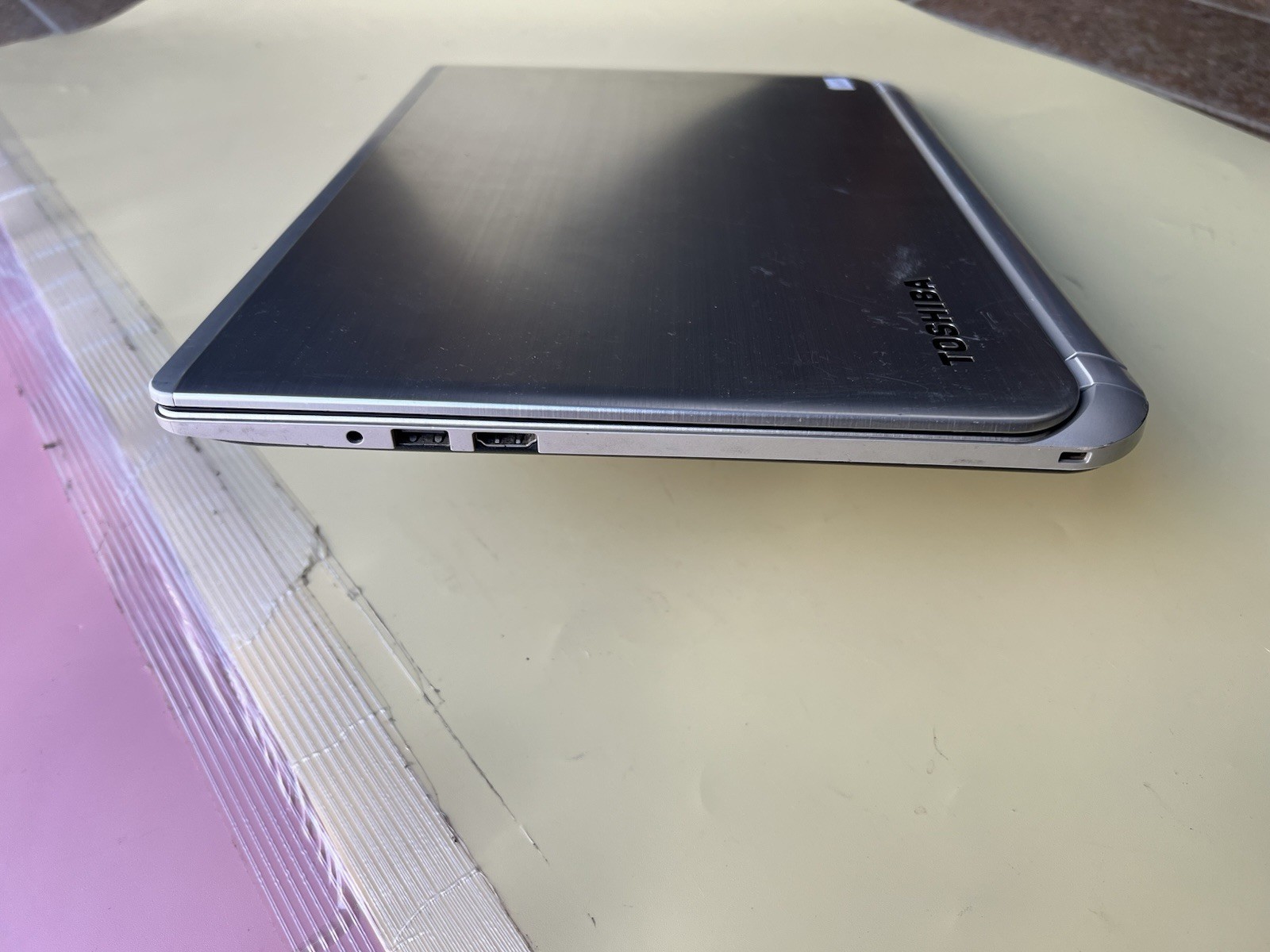 TOSHIBA SATELLITE E45-B4200 Core i5-4210U 6GB RAM 750GB HDMI BLUETOOTH 1920X1080