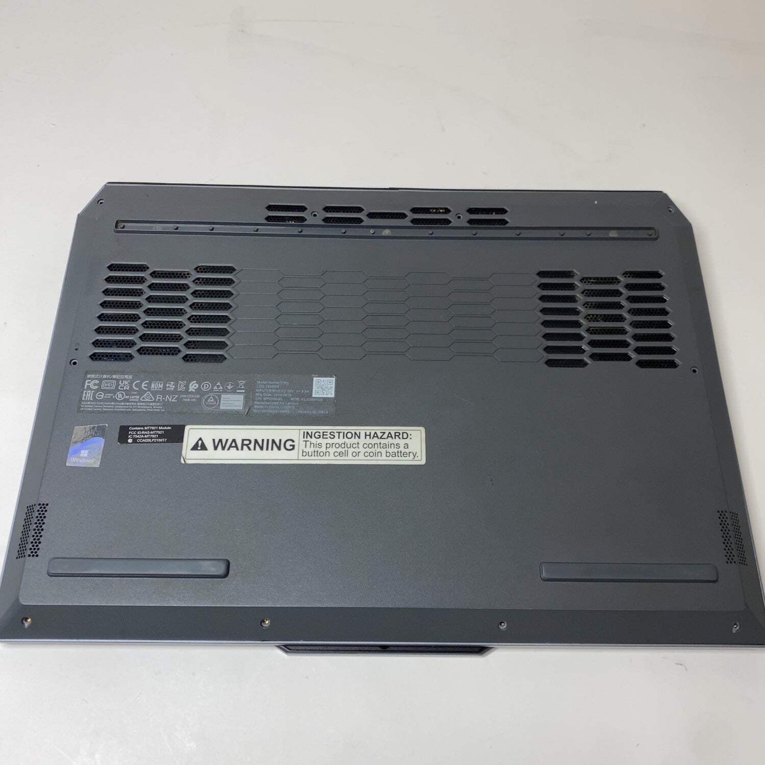 Broken Lenovo LOQ 15ARP9 15.6″ Ryzen 5 7235HS 3.2GHz 12GB RAM 512GB SSD Read