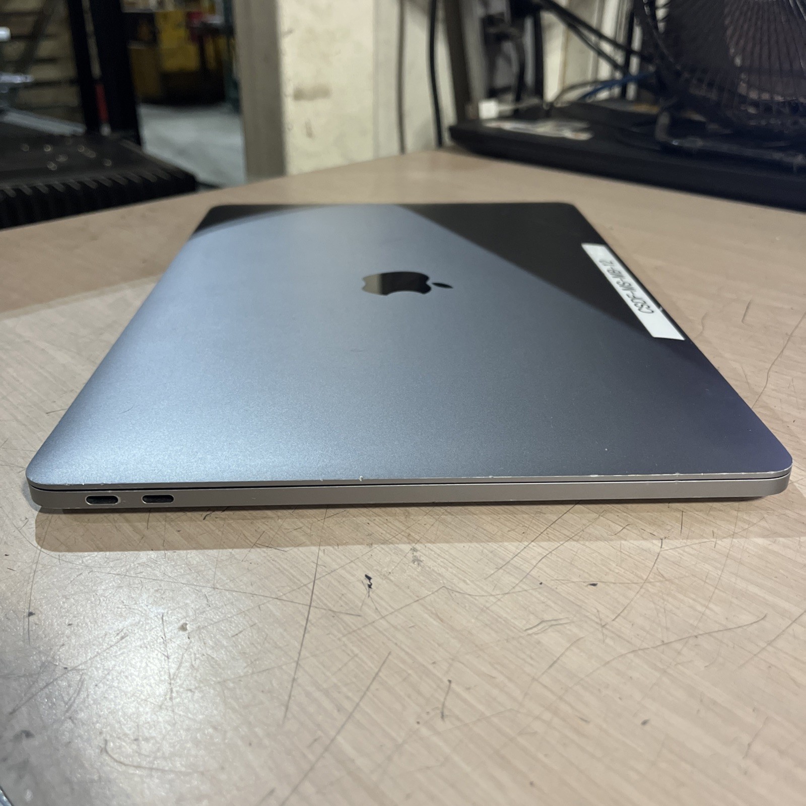 APPLE MACBOOK PRO 13″ MID-2017 CORE I5-7360U 2.3GHZ 8GB RAM NO HD +