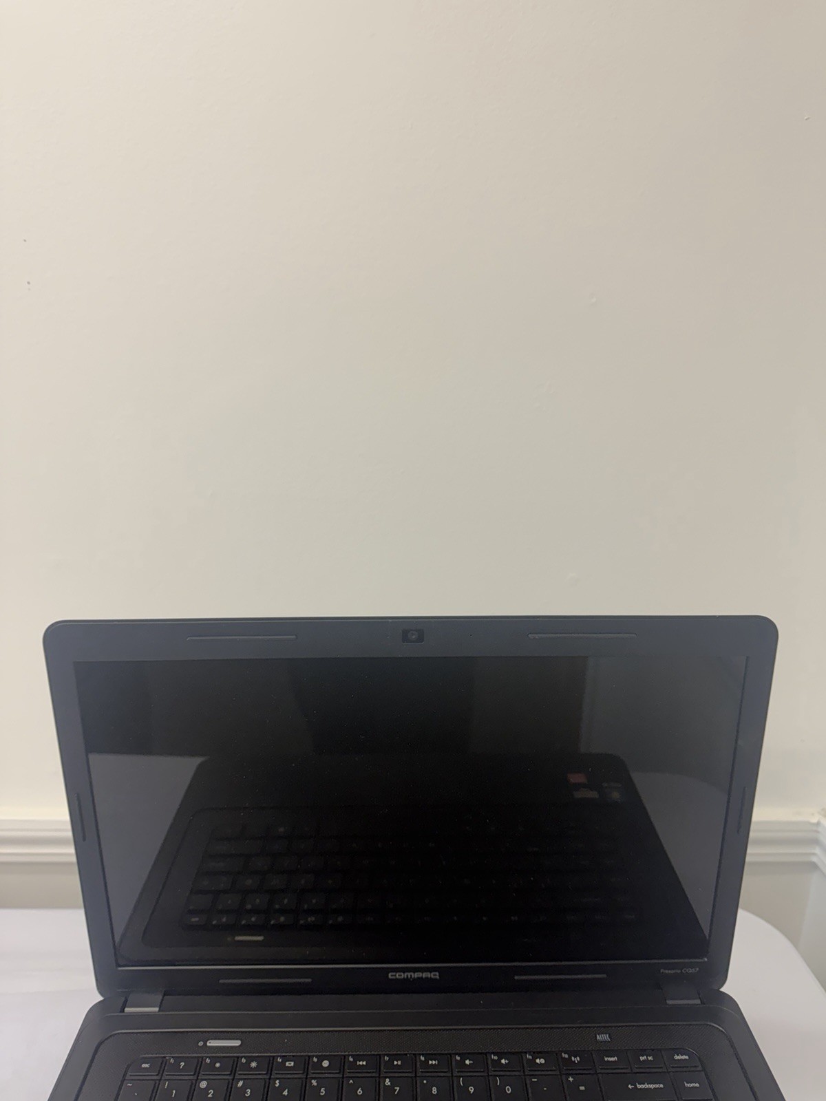 Compaq Presario CQ57 Laptop – Good Screen – AMD E-300 – Good Screen -Read Desc