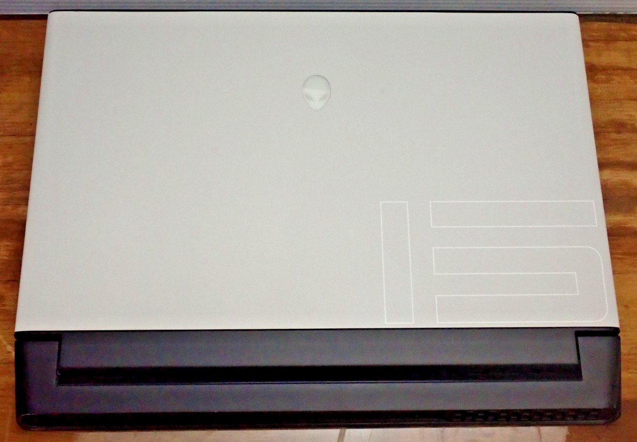 Alienware M15 R4 Gaming Laptop i7-10870H 32GB RAM 2 TB NVMe RTX 3070 Adapter
