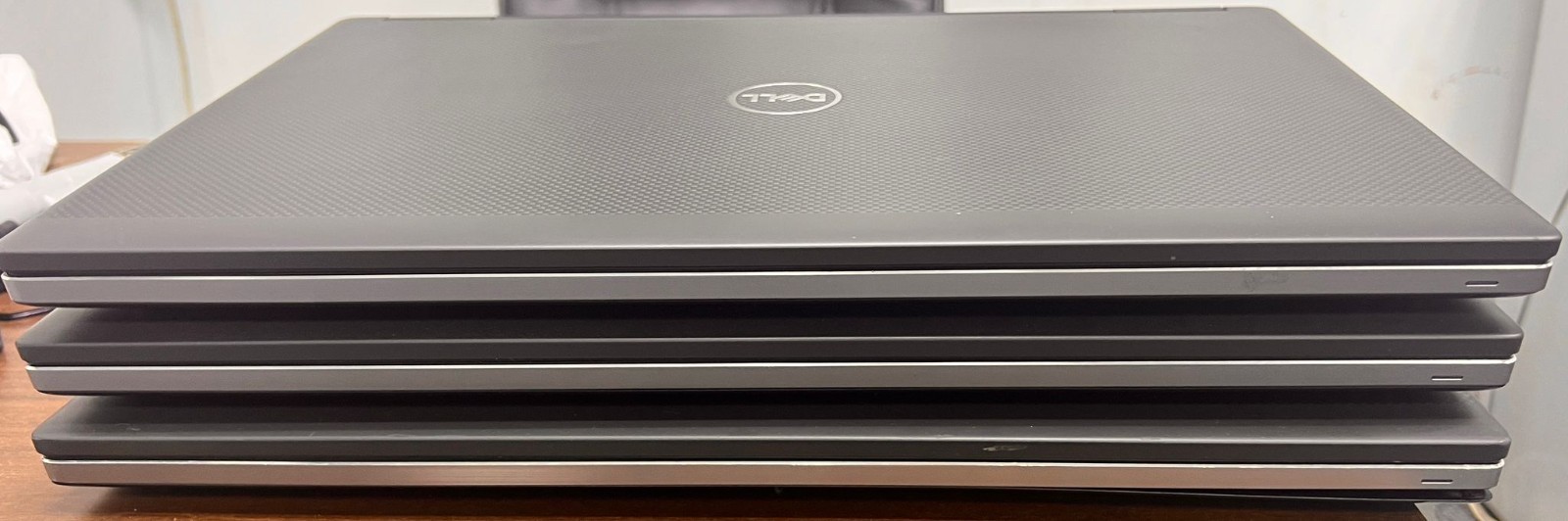 Dell Precision 7740 17.3 inch (512GB, Intel Core i7 9th Gen., 2.60GHz, 16GB)…