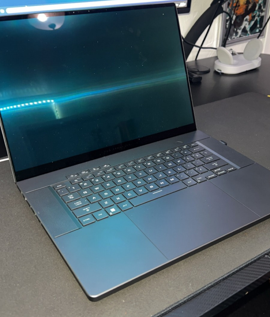 Asus ROG Zephyrus G16 GU605 QHD+ 2.5GHz Ultra 9 185H 32GB 2TB RTX 4080 Excellent