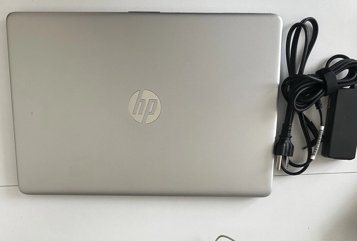 HP 15.6″ (256 GB SSD, Intel Core i3, 4.10 GHz, 8 GB) Laptop-Silver (15-DY2702DX)