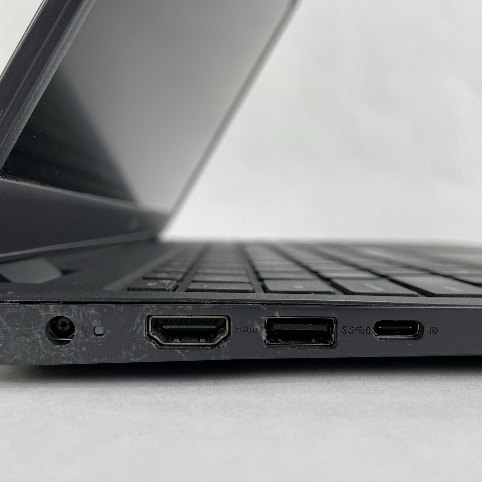 Dell Latitude 3510 15.6″ i5-10210U 1.60 GHz 8 GB RAM No SSD/OS/AC – Bad Edge