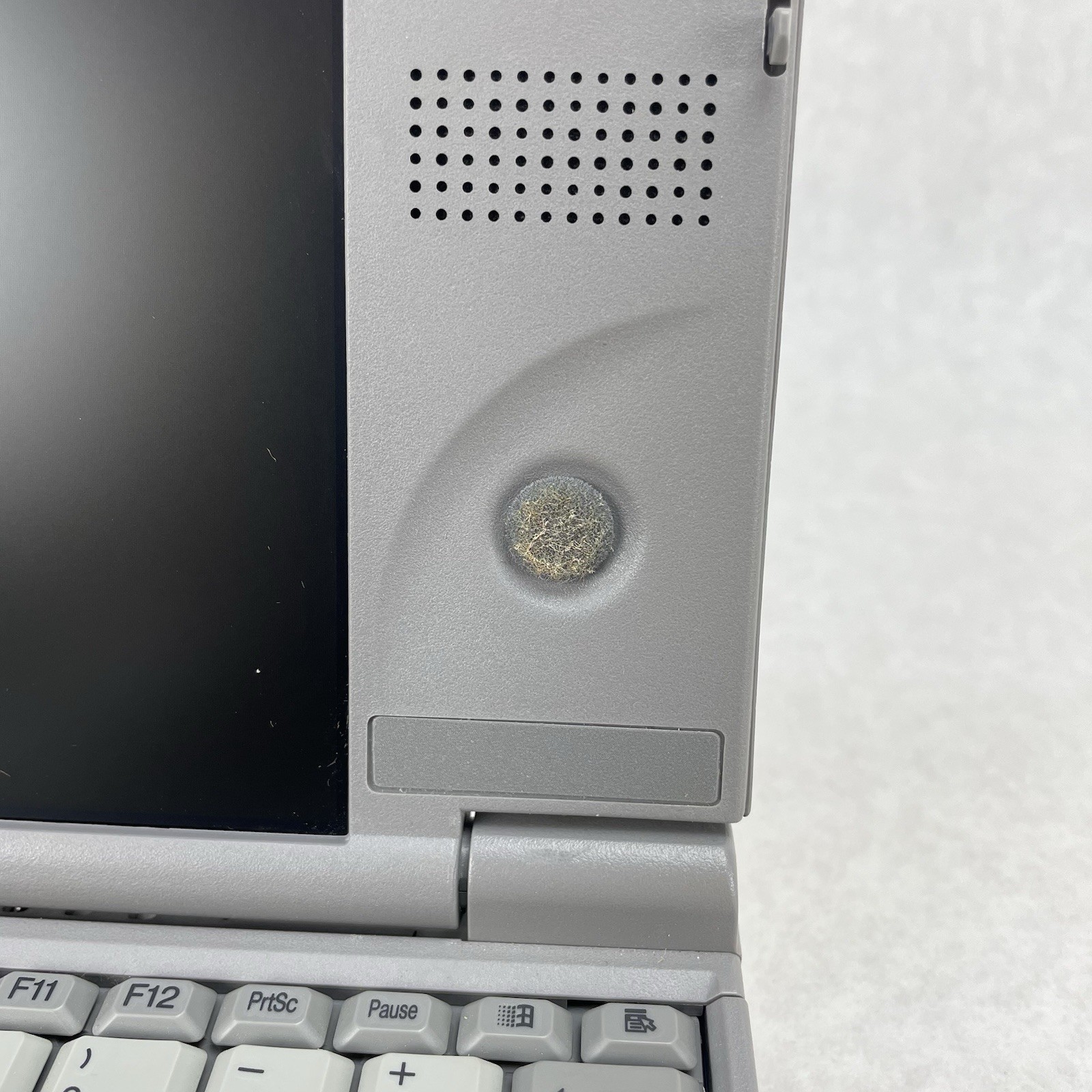 Toshiba Libretto 50 ct 6″ Intel Pentium 16 MB RAM No HDD/OS/AC/Battery