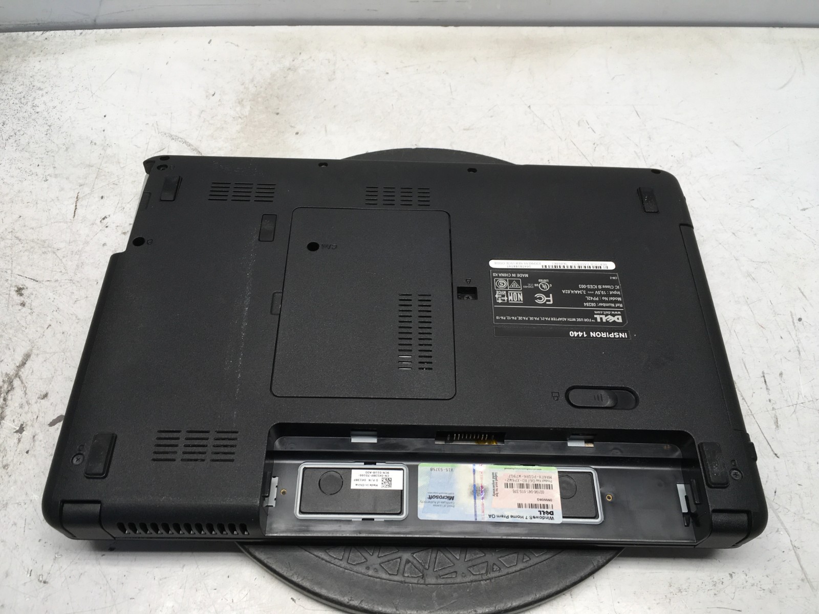 Dell Inspiron 1440 Intel Pentium Dual-Core T4400 2.2GHz 4 GB NO HDD
