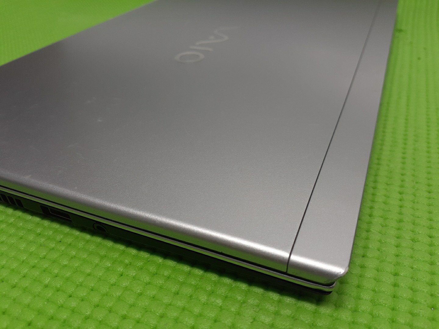 Sony VAIO SX14 i5-1155G7 16gb Bios locked no ac or ssd (READ) AS IS PARTS