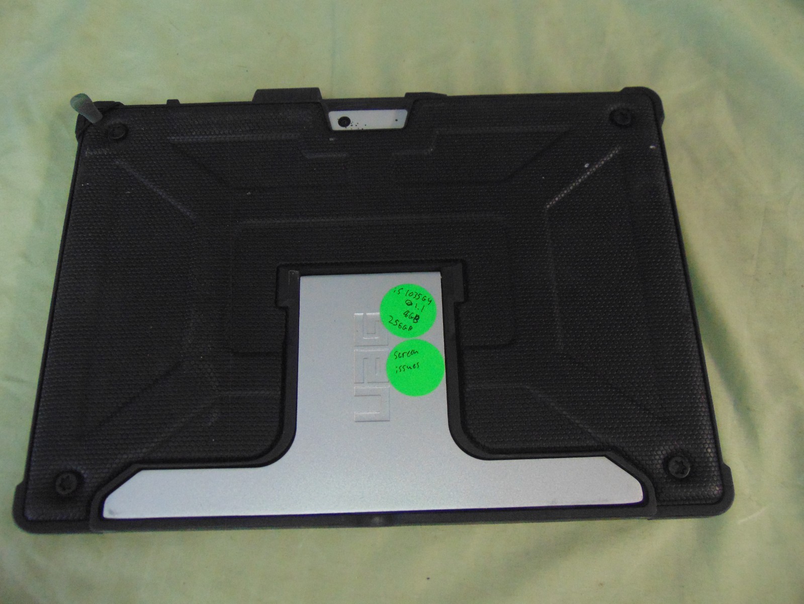 MICROSOFT SURFACE 1866 i5-1035G4@1.1GHz,8GB RAM,250GB SSD/Screen Issues /See PiC