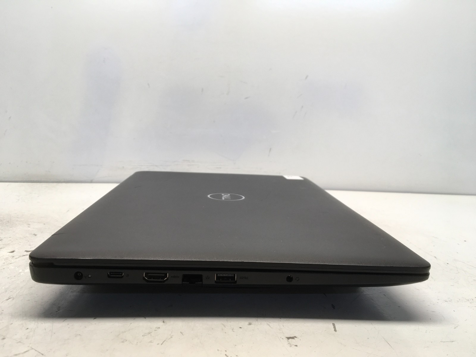 Dell Latitude 3590 Intel i3-7020U 2.3GHz 8 GB NO HDD No Batt