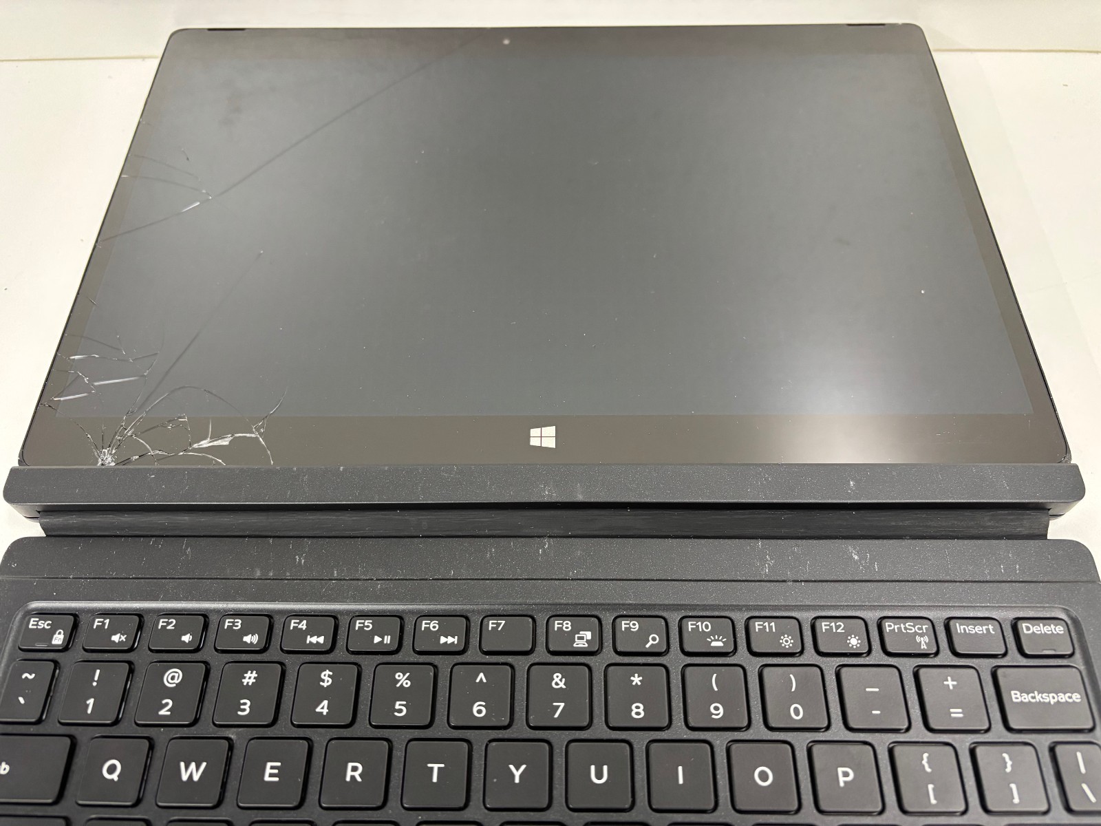 Dell Latitude 7275 12″ Intel m5-6Y57 8GB 128SSD No Power Broken Glass for Parts