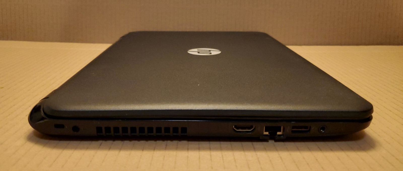 HP Notebook 15-g080nr – 15.6″ Laptop– AMD A6-6310 Quad-Core 1.80 GHz w/ Battery