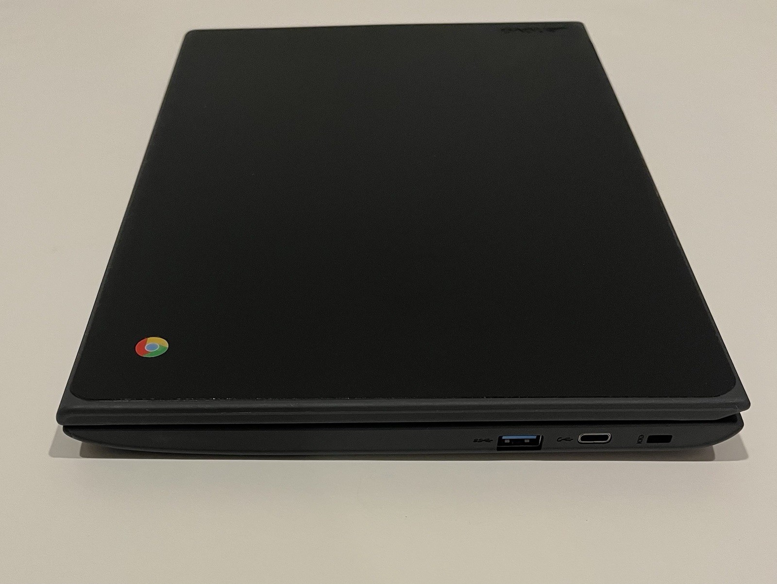 Lenovo Chromebook 100e 4GB RAM, 32GB SSD, Chrome OS with Charger