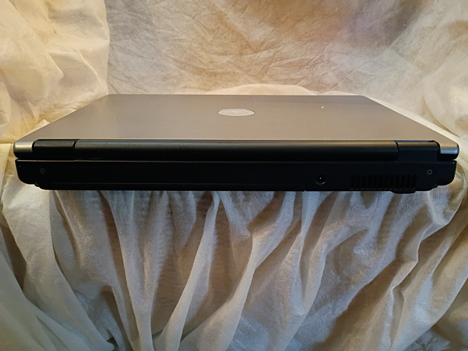 Dell Inspiron B120 Laptop Model PP21L Windows XP Home Untested No Power Cord