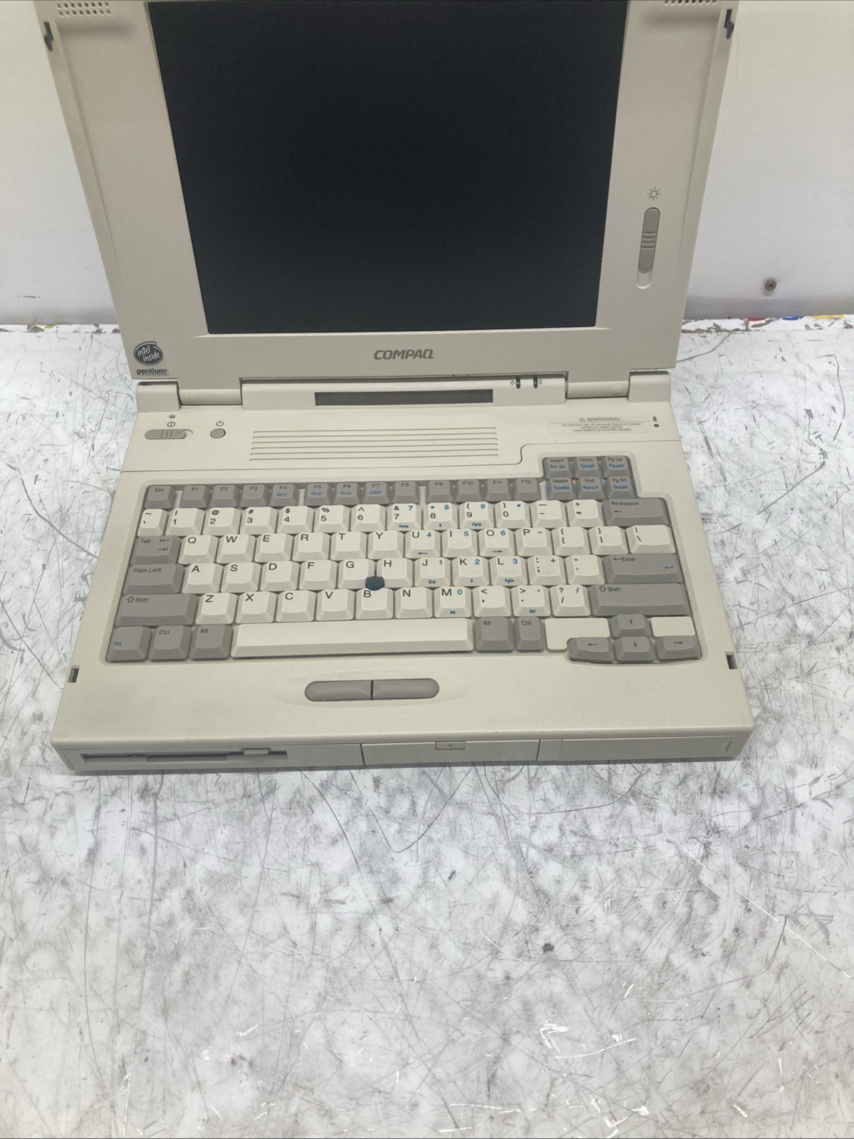 Compaq 2880H Intel Pentium 120MHz 16MB No HDD Boot to BIOS