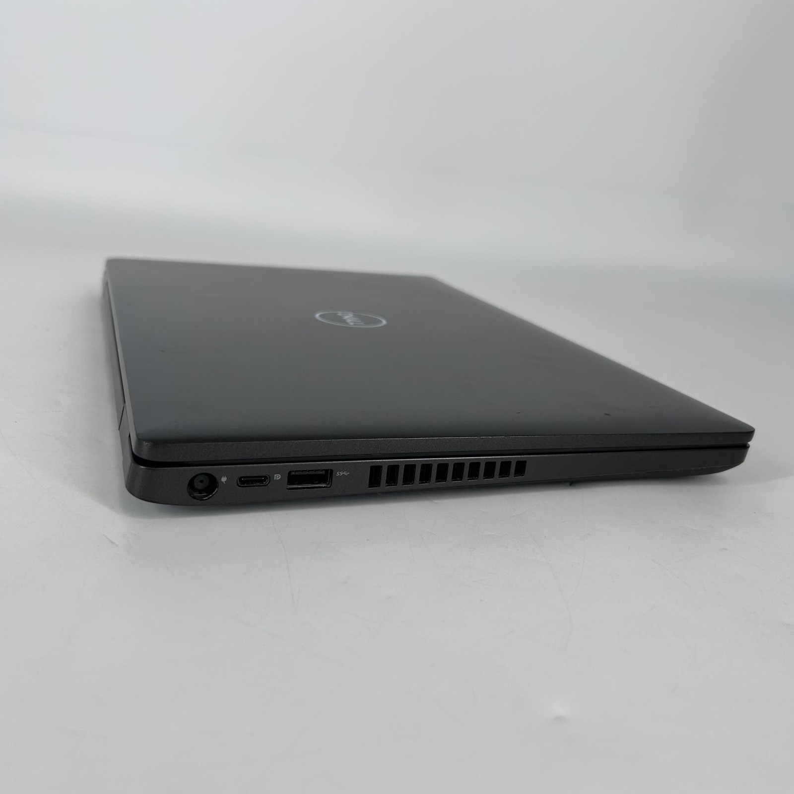 Dell Latitude 5400 14 Black HD i7-8665U 1.90GHz 16GB 500GB SSD Good WHITE SPOTS