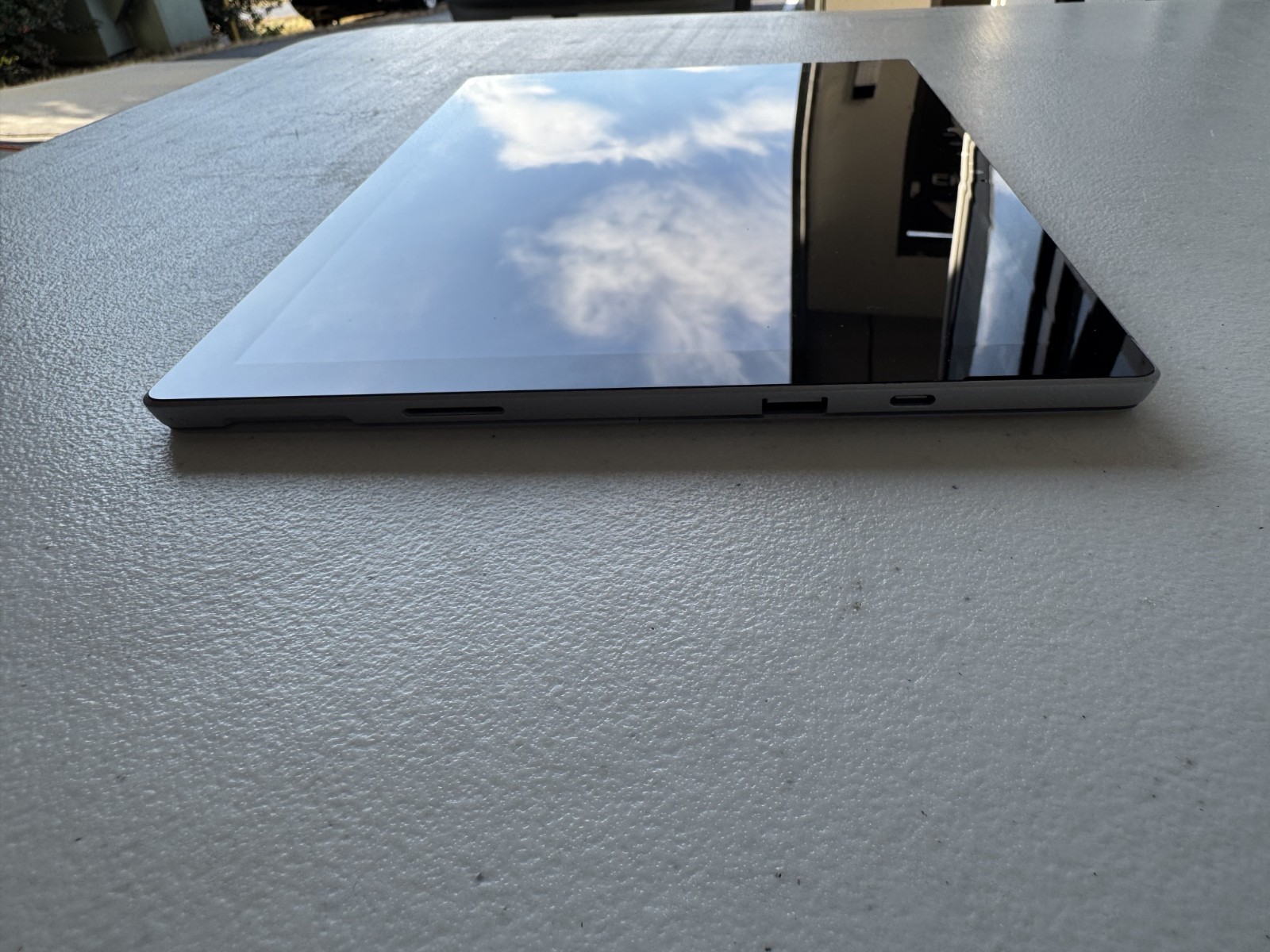 Microsoft Surface Pro 7 128GB Wi-Fi i5 4GB Ram Windows 10 12.3″ – Platinum