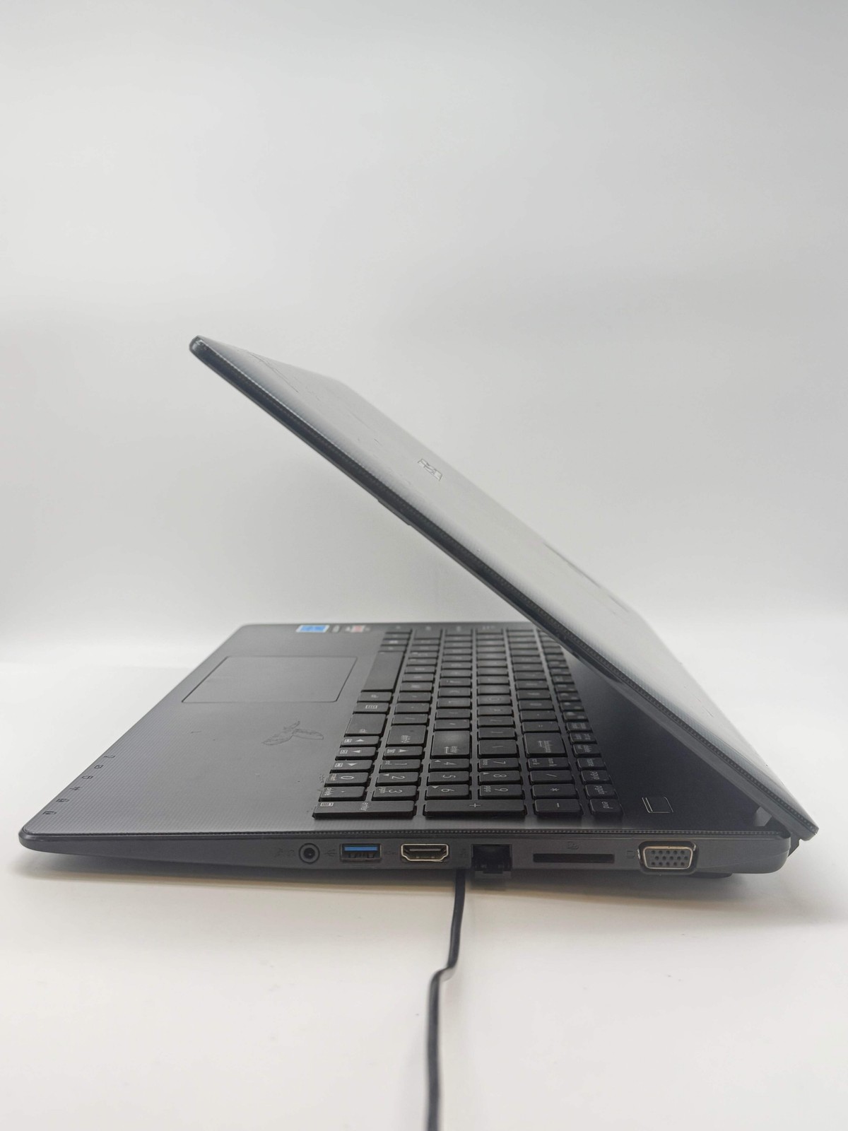 ASUS Laptop AMD E1-1200 1.40 GHz 4 GB RAM 320 GB HDD Bad Battery