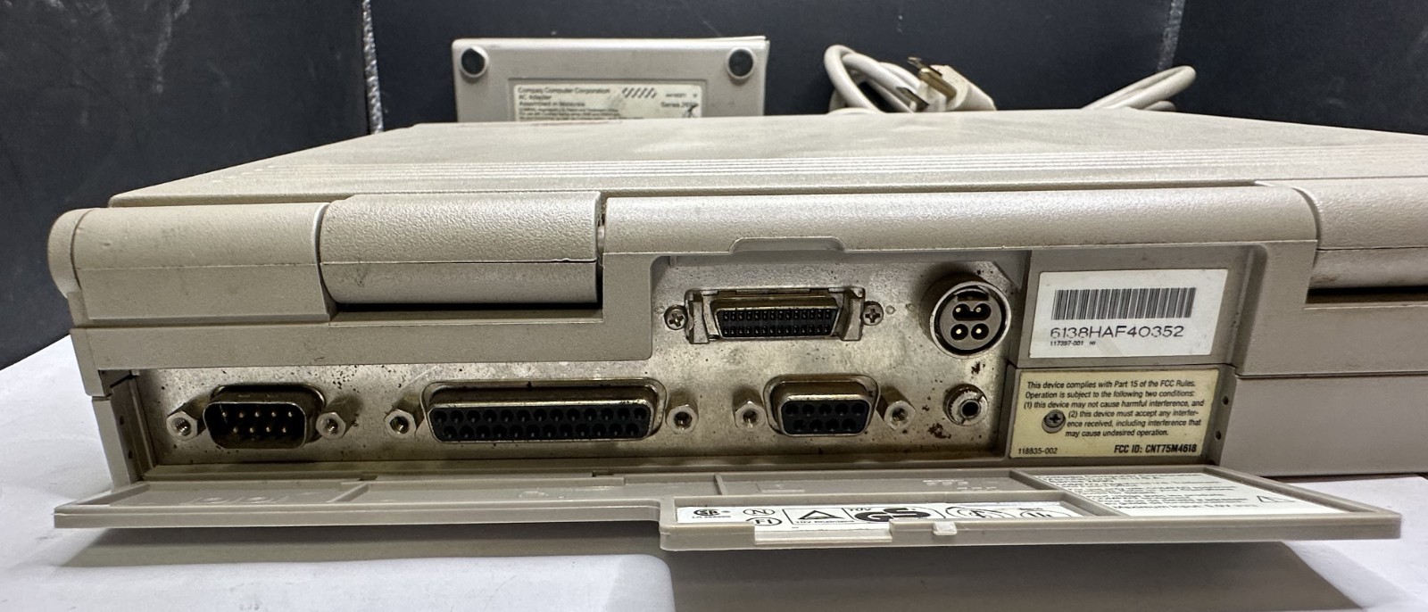 VINTAGE COMPAQ LTE/286 LAPTOP W/ AC ADAPTER, STRICTLY AS IS FOR PARTS/REPAIR!