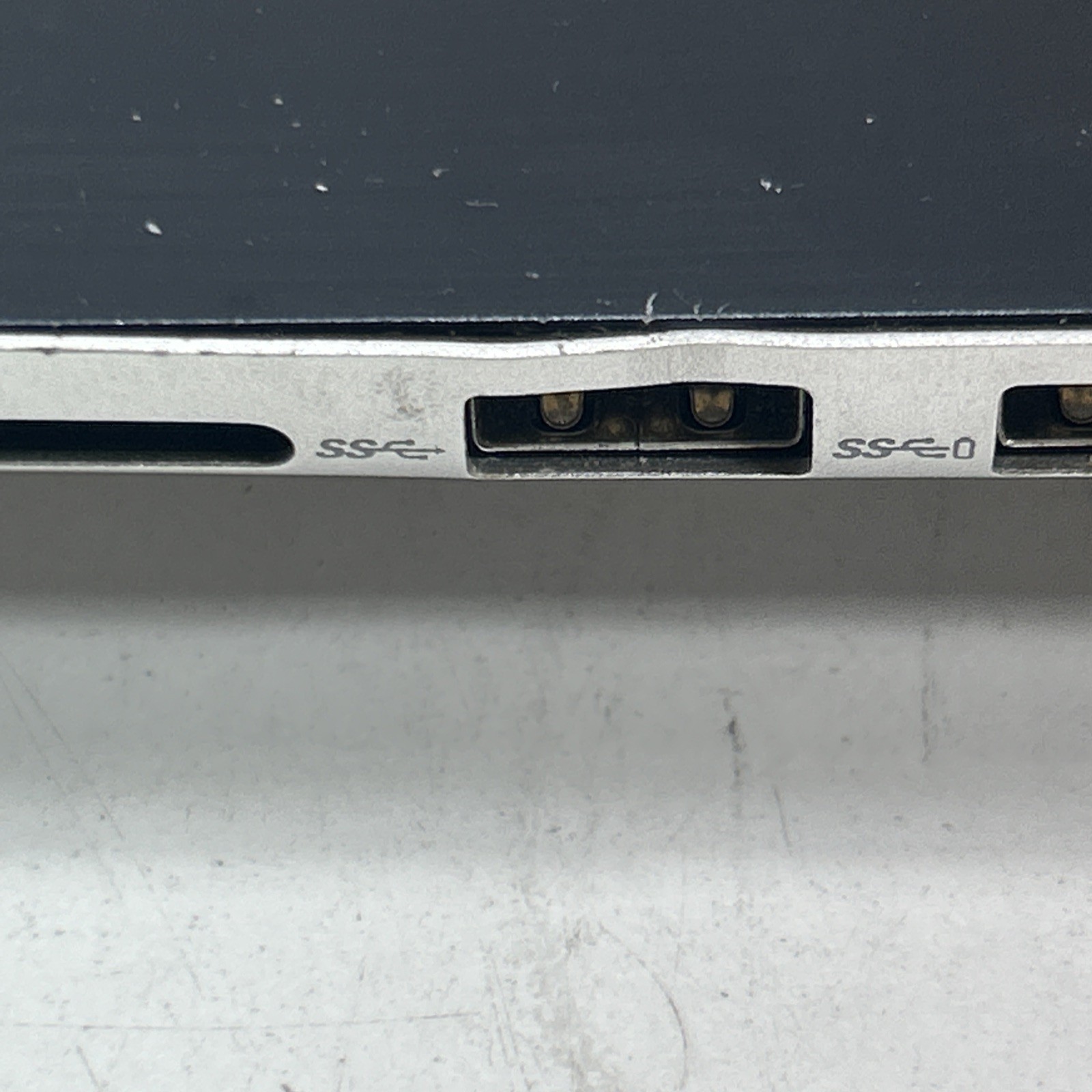 Dell Vostro 5471 i5-8250U 1.60GHz 4GB RAM 256GB SSD Windows 11 Pro 🔋Poor
