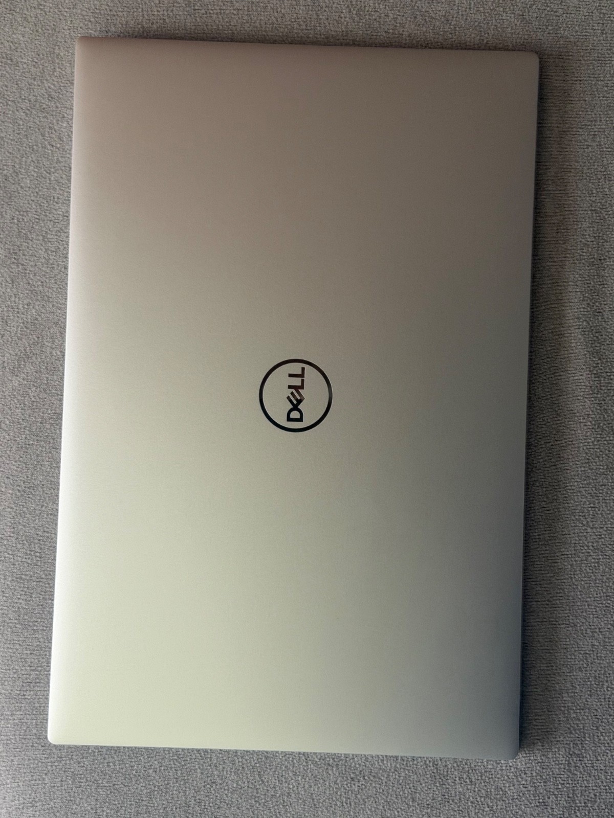 Dell XPS 15 9530 Silver OLED 3.5K i9-13900H 32GB RAM 2TB Nvidia RTX 4070 8GB