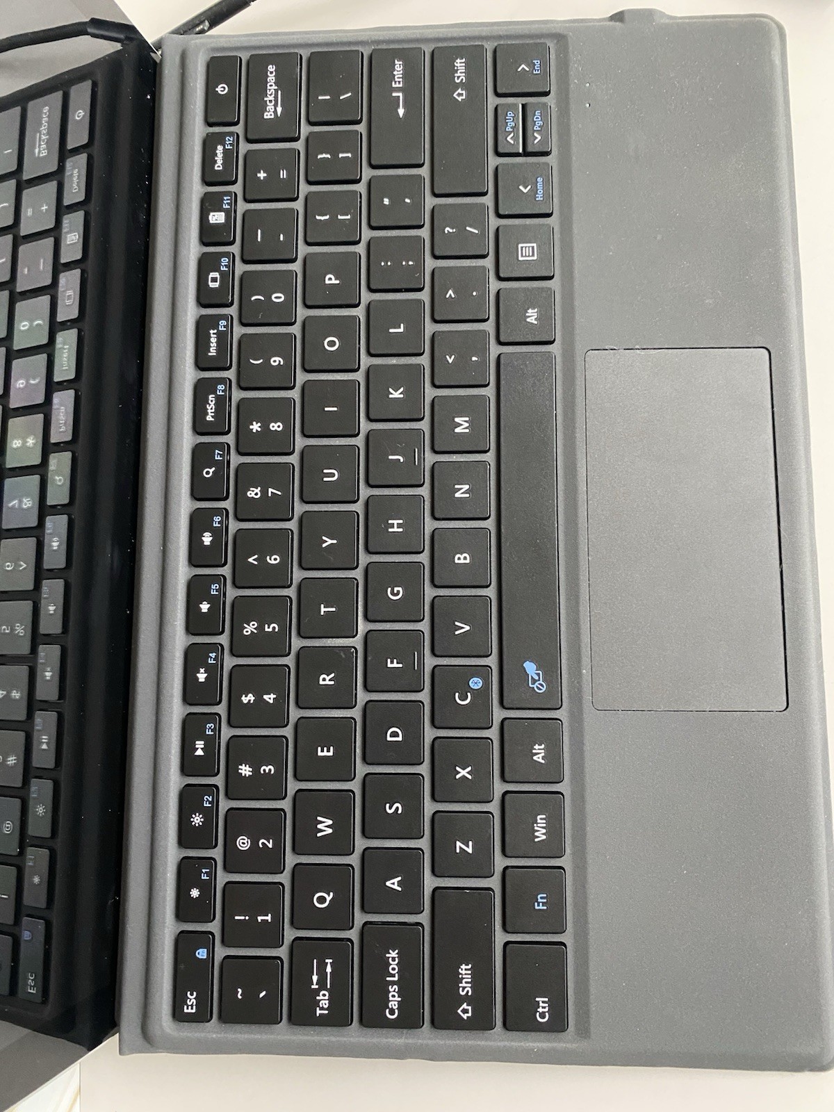Microsoft Surface Pro 6 1796 Core i5-8250U 1.70GHz 8GB 256GB Keyboard Win 11