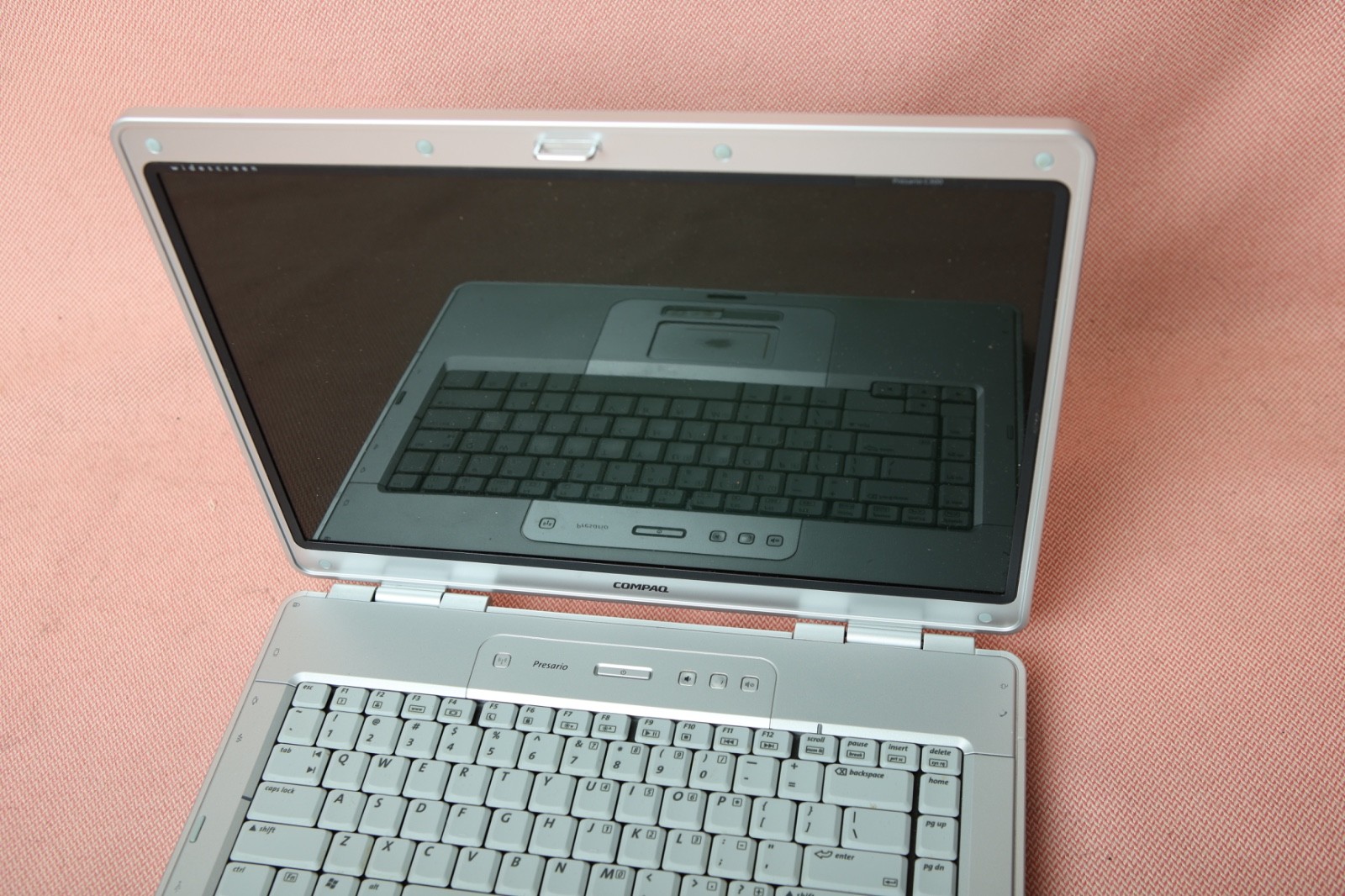 Compaq Presario C300 Laptop for Parts or Repair