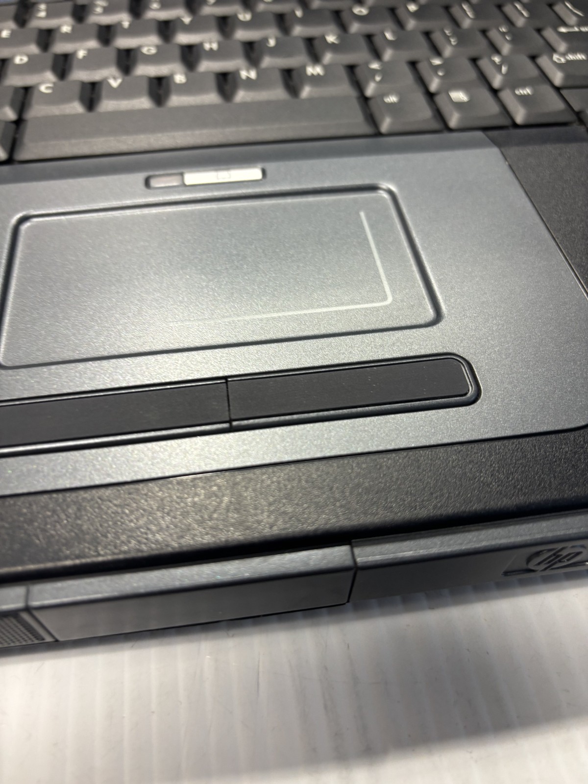 HP COMPAQ NX9600 – FOR PARTS/REPAIR hass ddr2 ram and 80gb at disc drive