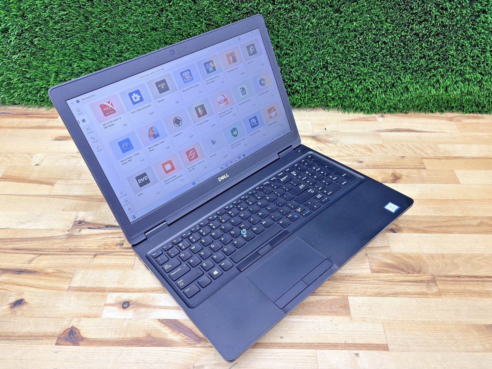 Dell Latitude 5590 Intel i5-8th Gen 1.60GHz 16GB RAM 256GB SSD Windows 11 Pro*
