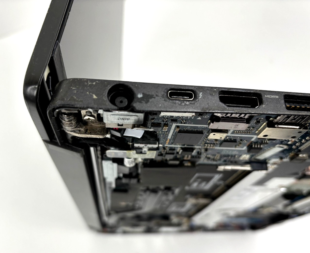 Lot (7) Dell Latitude 7400 14″ i7-8665U, 1.90GHz, NO HDD NO RAM NO BATTERY PARTS