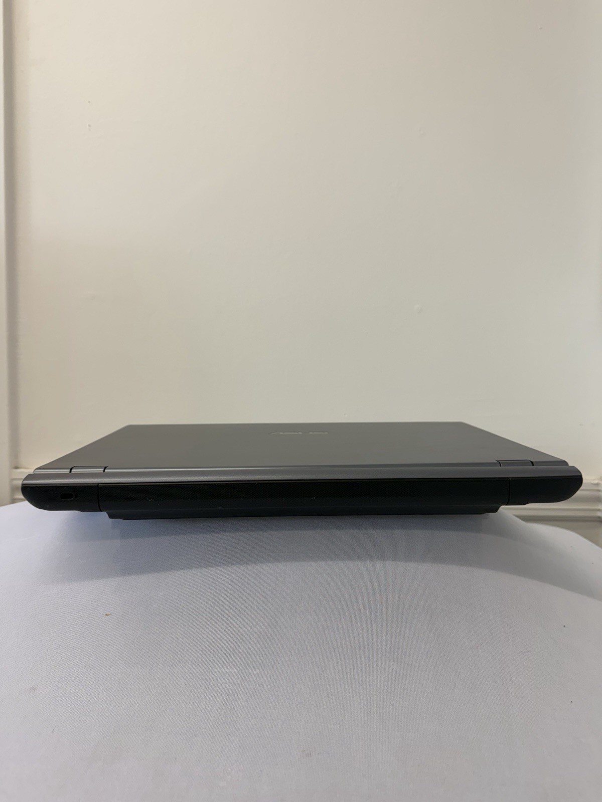 Asus U56E Laptop – Screen Leaking Light – Intel i5-2410M – Read Des