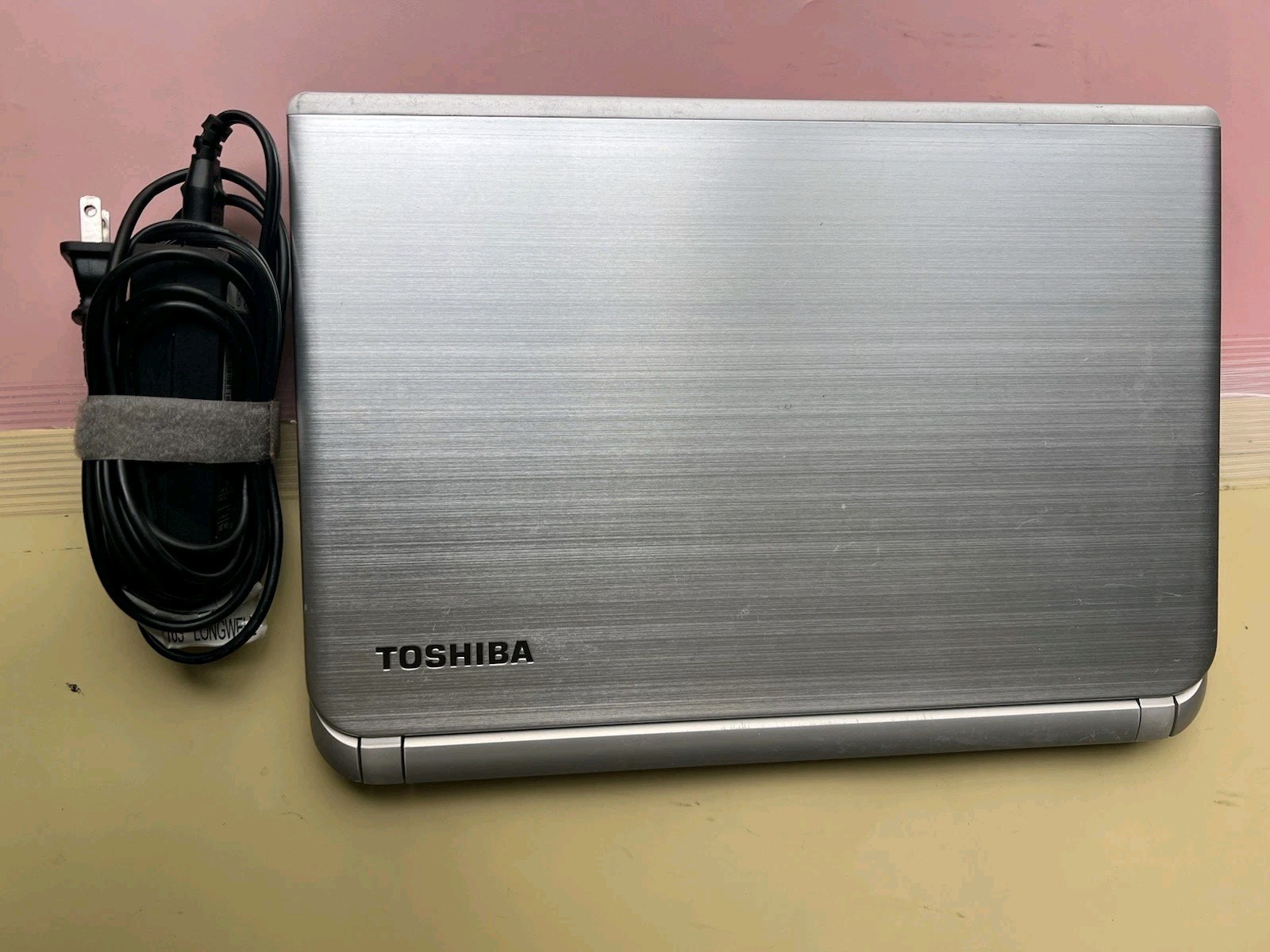 TOSHIBA SATELLITE E45-B4200 Core i5-4210U 6GB RAM 750GB HDMI BLUETOOTH 1920X1080