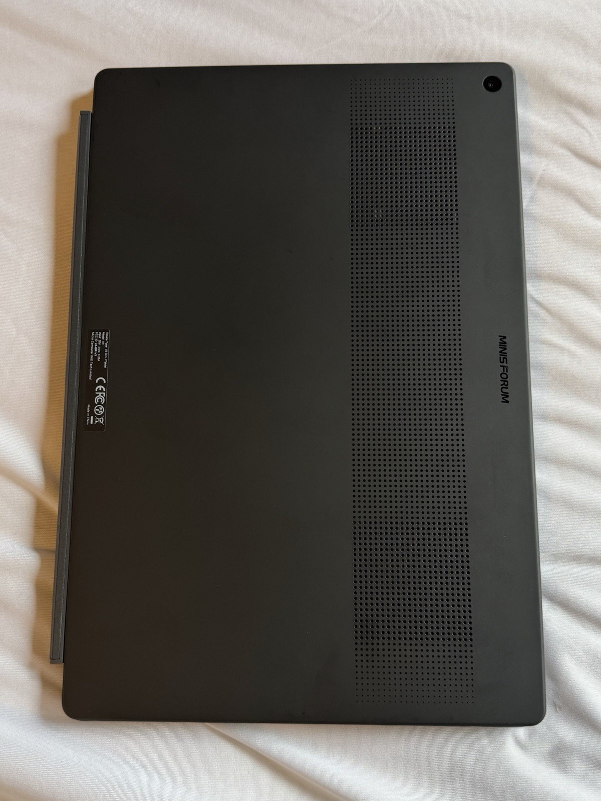 Minisforum V3 14″ 165Hz Tablet Computer (Ryzen 7 8840u, 32GB RAM, 1TB SSD)