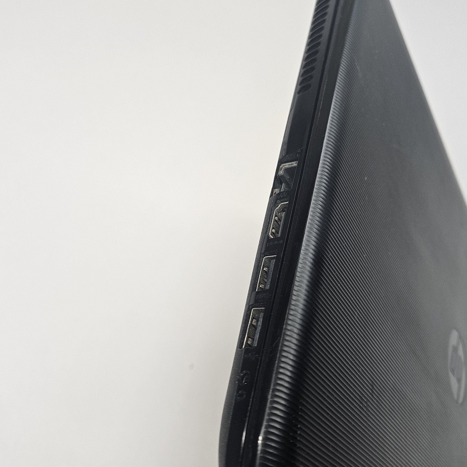 HP 15.6″ Touchscreen Laptop AMD A10 6GB RAM 1TB HDD – AS IS / NO RETURNS
