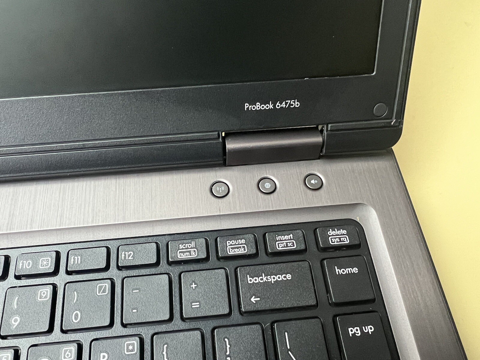 HP Probook 6475b AMD A4-4300M with Radeon Graphics 2.50GHz 4GB RAM 320GB HDD