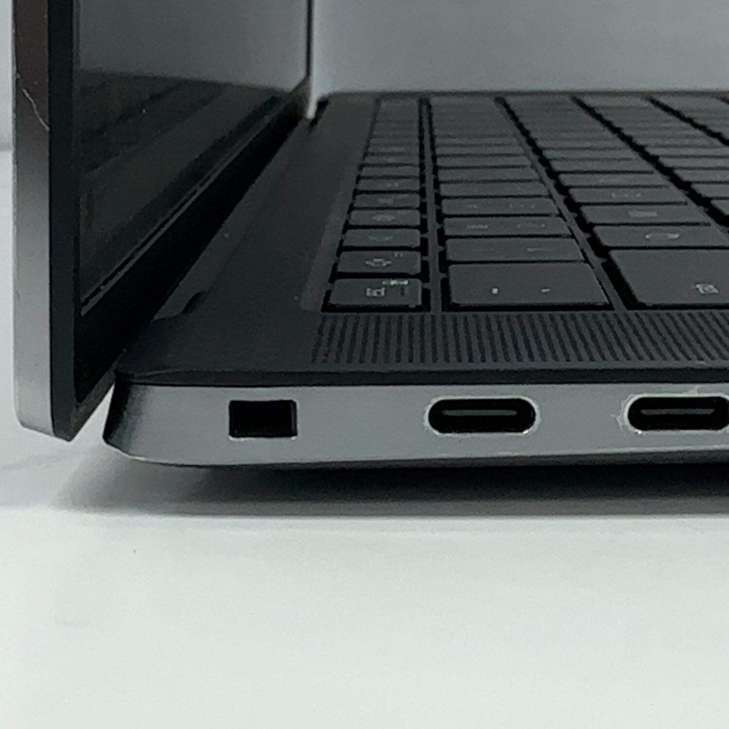 Dell Precision 5560 15.6″ i7-11800H 2.3GHz 64GB RAM 512GB SSD