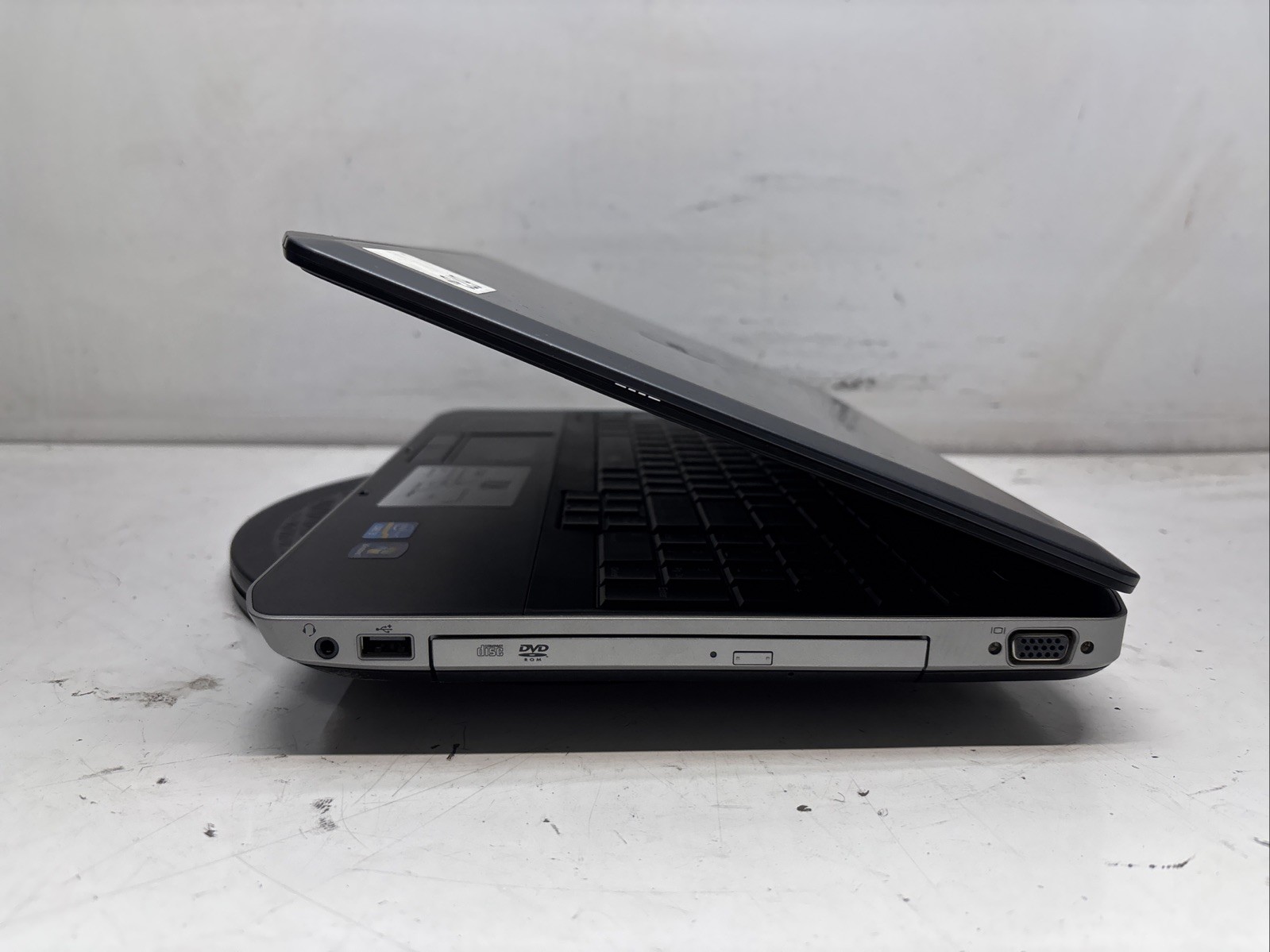 Dell Latitude E5520 Intel i3-2330M 2.2GHz 4 GB NO HDD