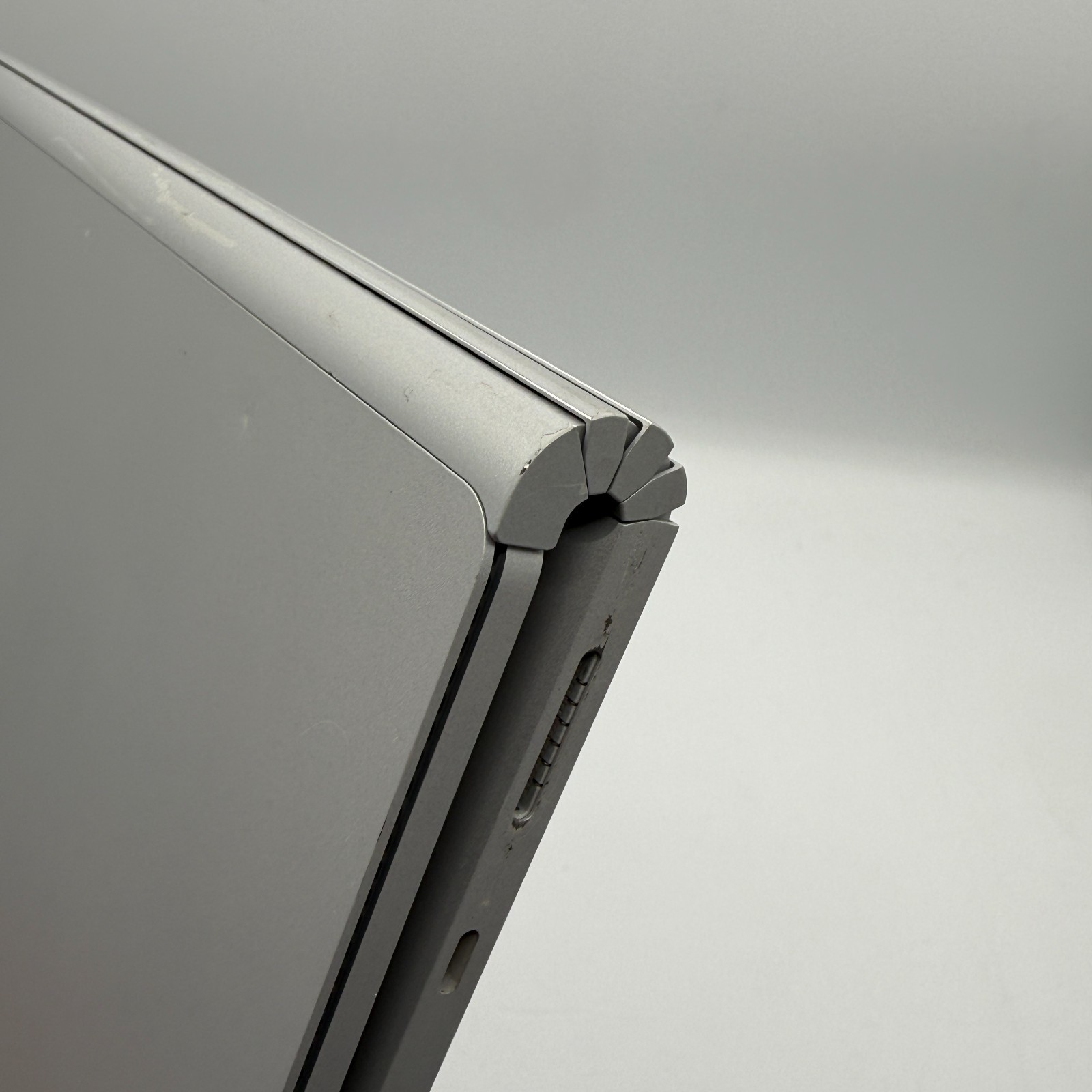 Microsoft Surface Book 3 1899 i7-1065G7 1.3GHz 32GB RAM 512GB SSD GTX 1650 Max-Q