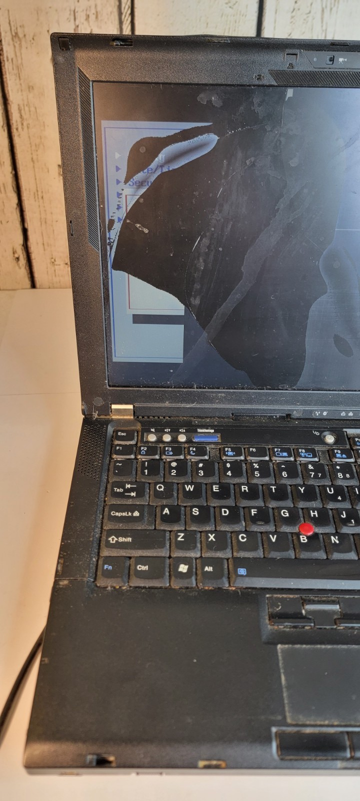 Lenovo Thinkpad 2007 Series A Parts/Repair (READ!!) Turns On Damaged Screen