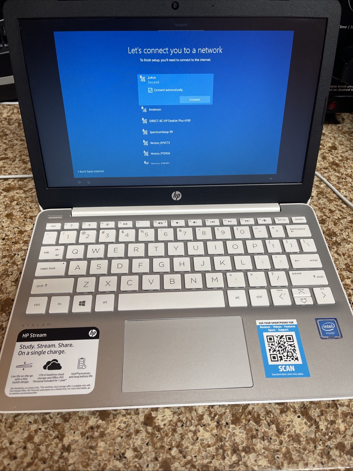 HP Stream 11-ak1012dx Laptop – Pearl White –Excellent Condition