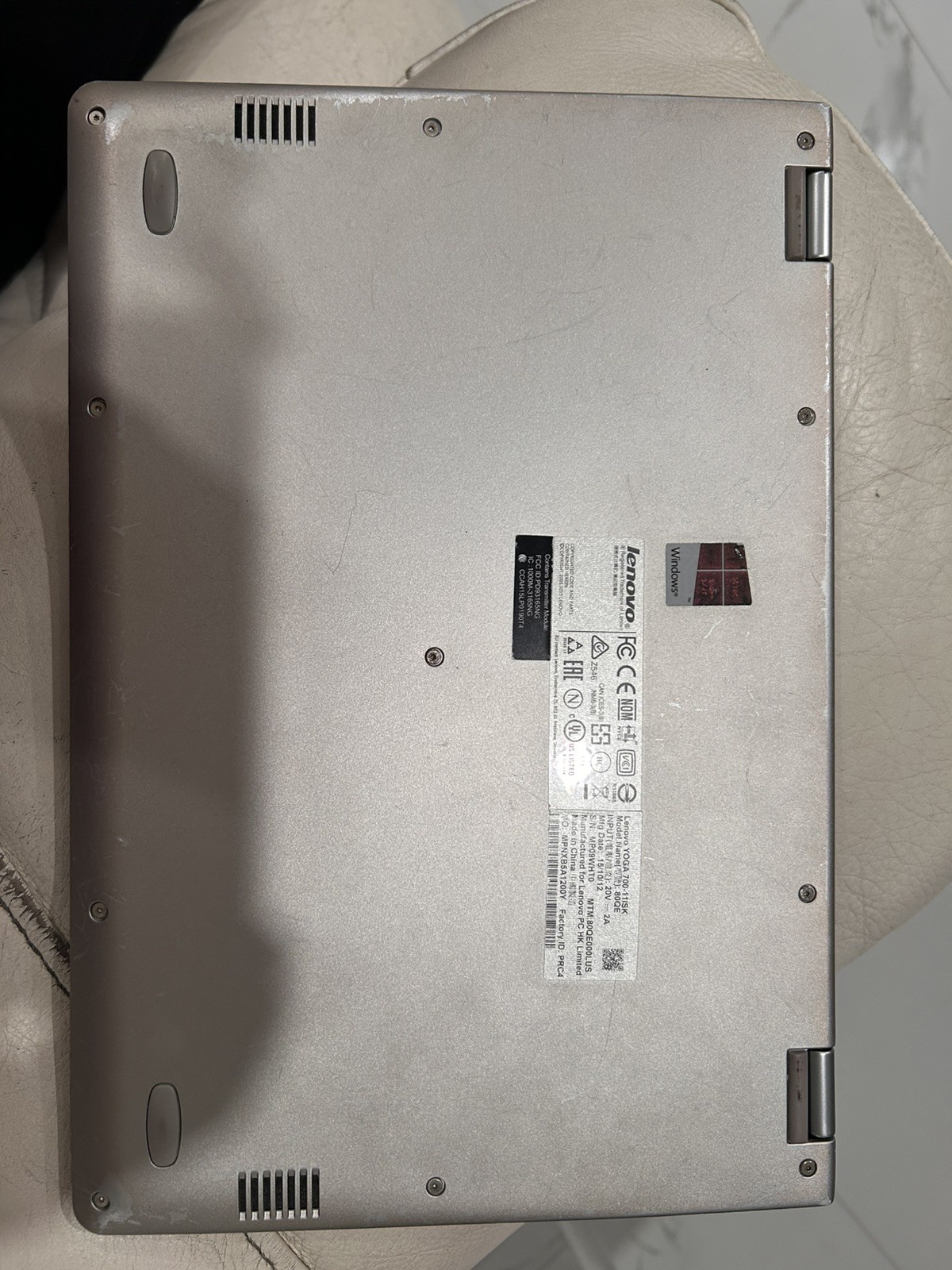 lenovo yoga 700-11isk used, silver color, 256 gb local disk