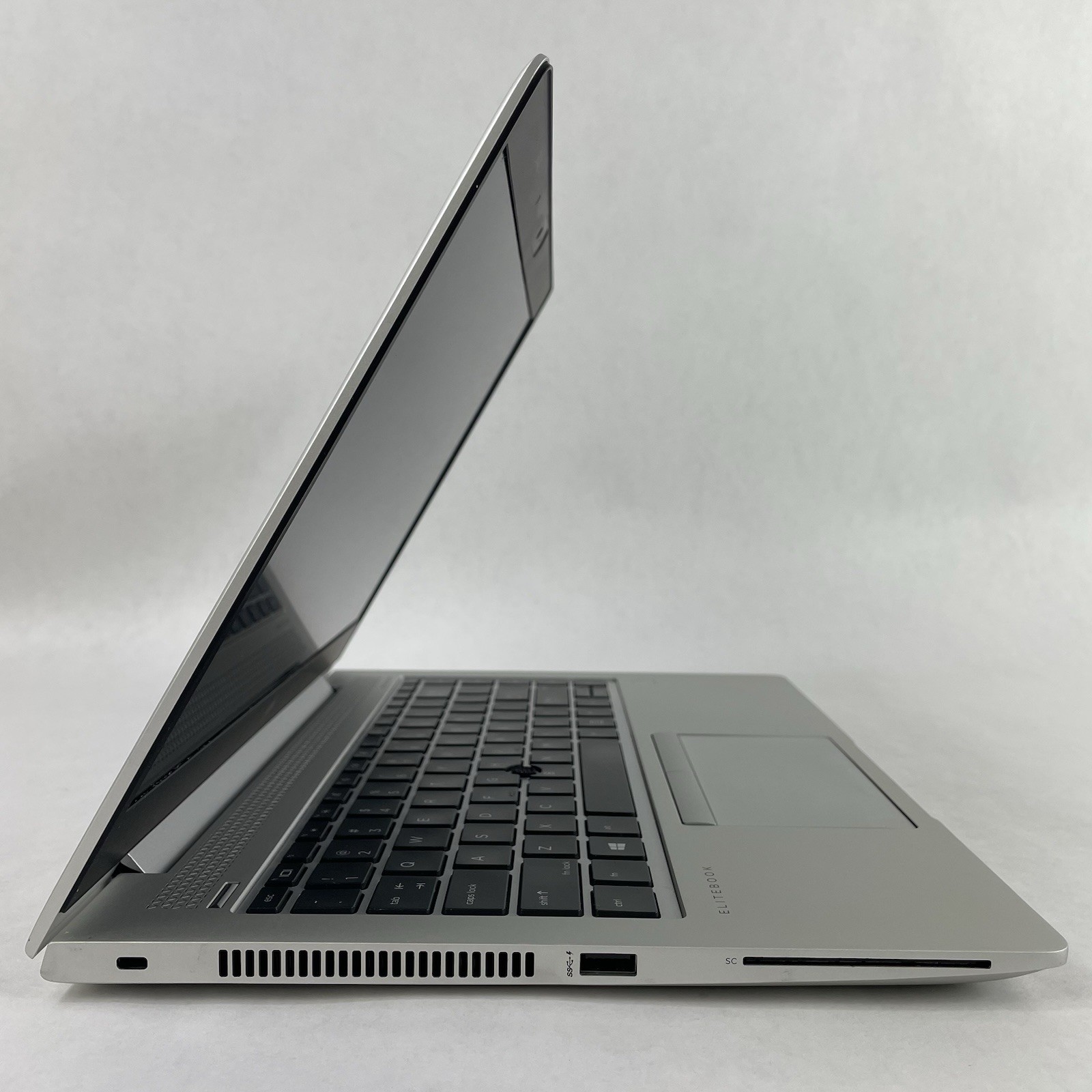 HP mt45 14″ Ryzen 3 Pro 3300U 2.10 GHz 8 GB RAM No SSD/OS/AC – Tilted Key