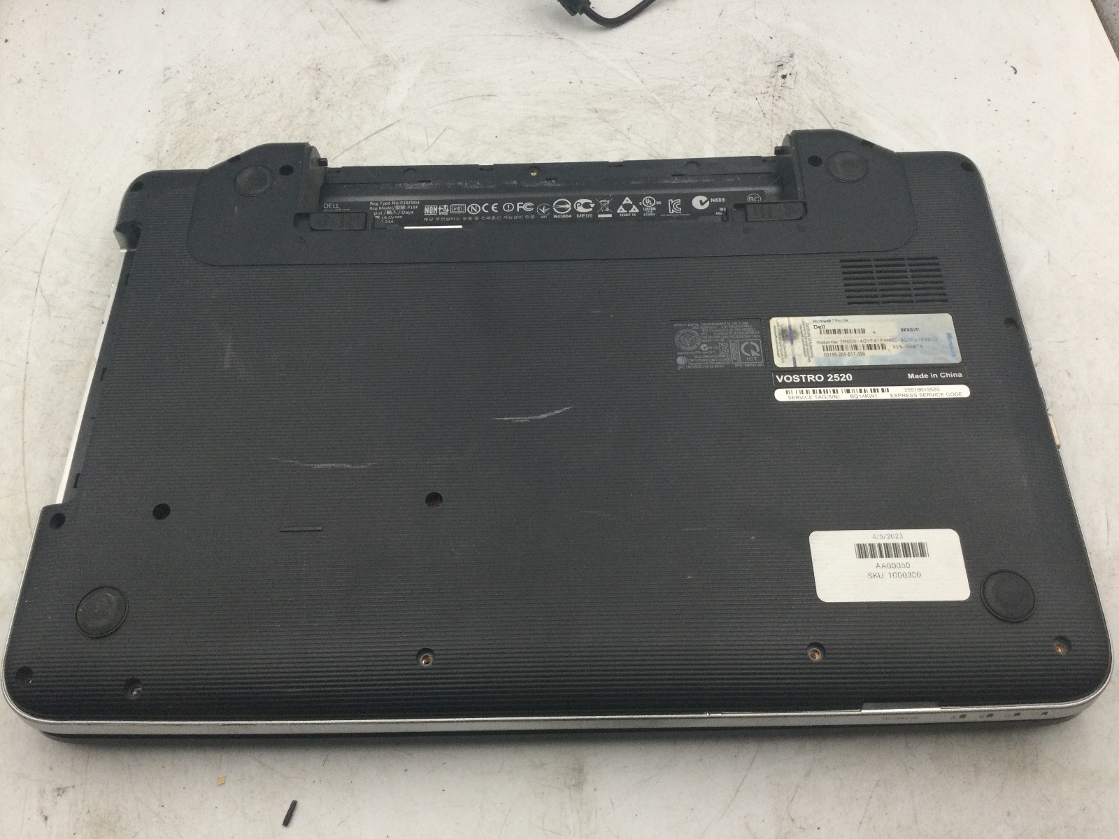 DELL VOSTRO 2520 – BOOTS TO BIOS – INTEL I3 2326M – NO RAM – READ DESC – BB