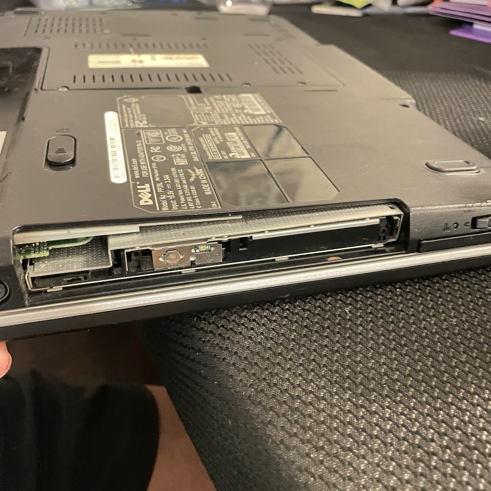 Dell Inspiron 1525 Core 2 duo 1.83 GHz 3MB RAM Missing Battery pack, FOR PARTS