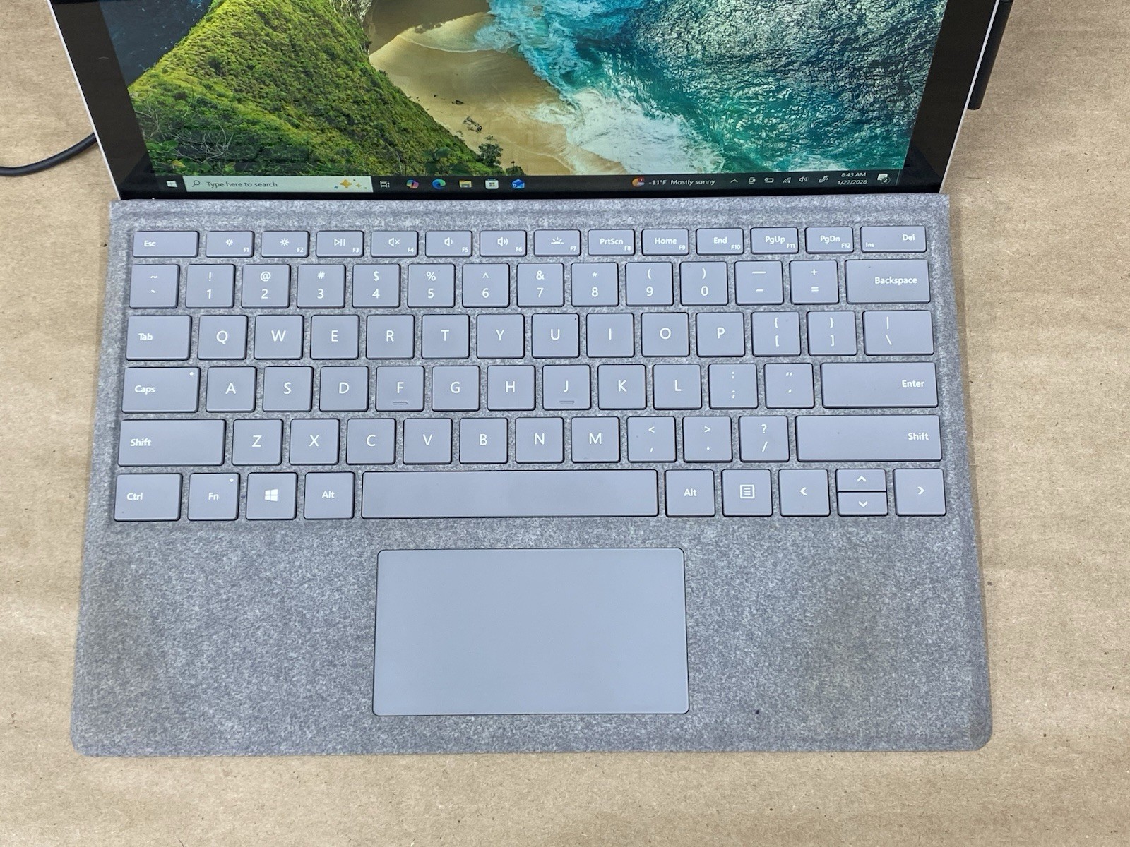 Microsoft Surface Pro – 12″ 2736*1824 – i5-7300U – 8GB – 256GB SSD – Win 10 READ