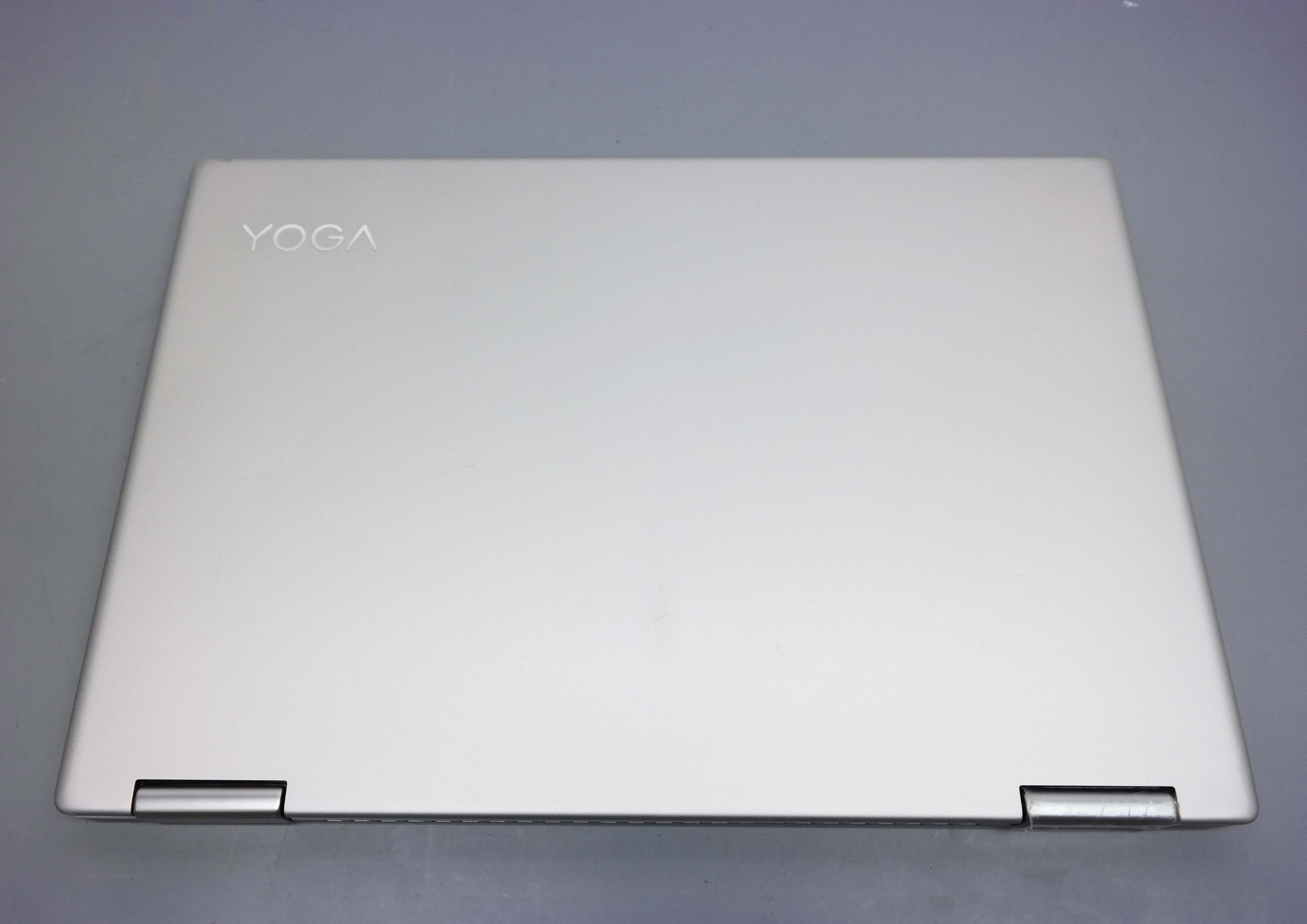 Lenovo Yoga 720 13.3″ Core i5-7200U 8GB 256GB SSD Silver