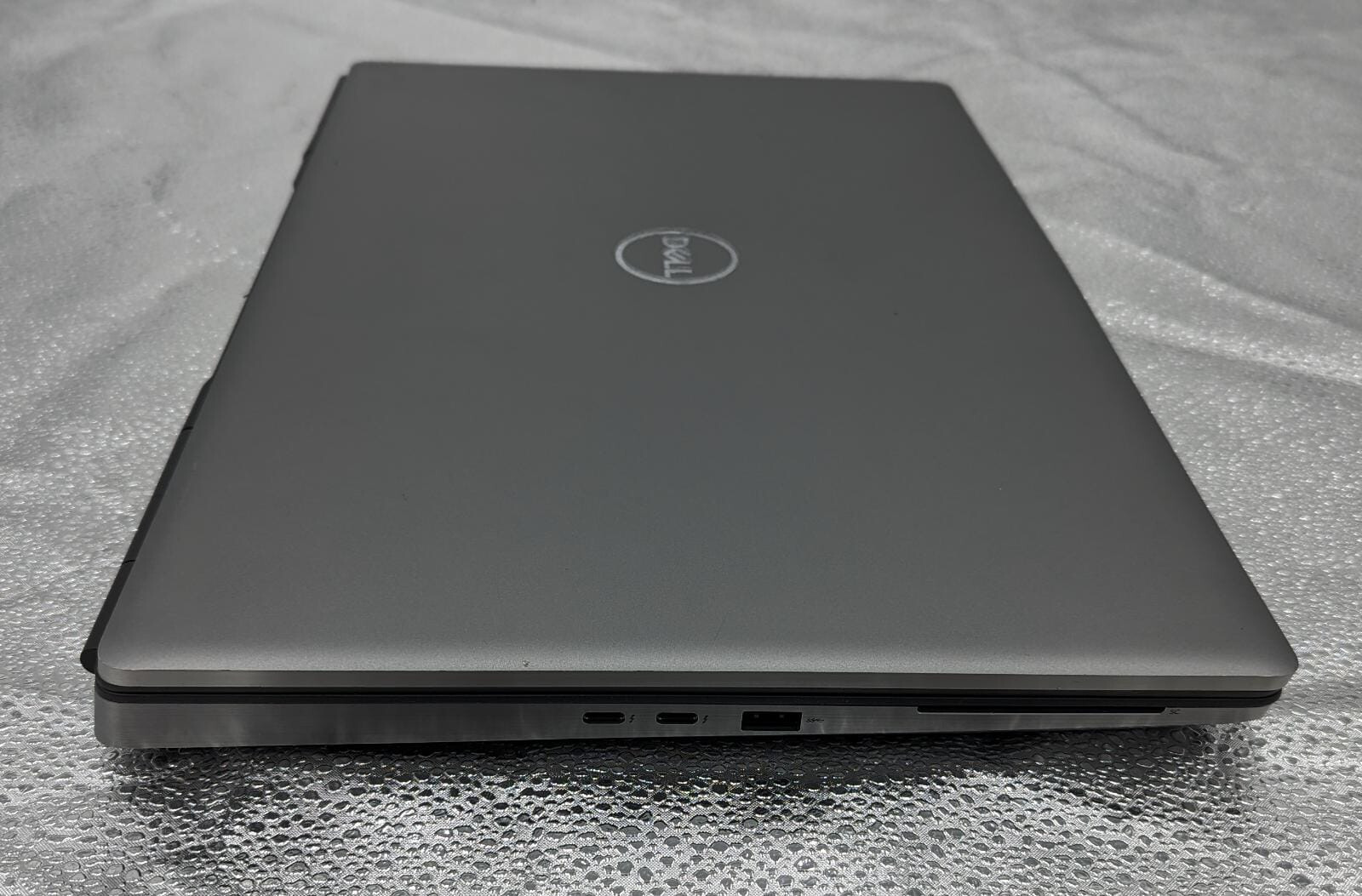 Dell PRECISION 7750 17.3″ I5-10400H 260GHz. 1TB SSD 32GB W10