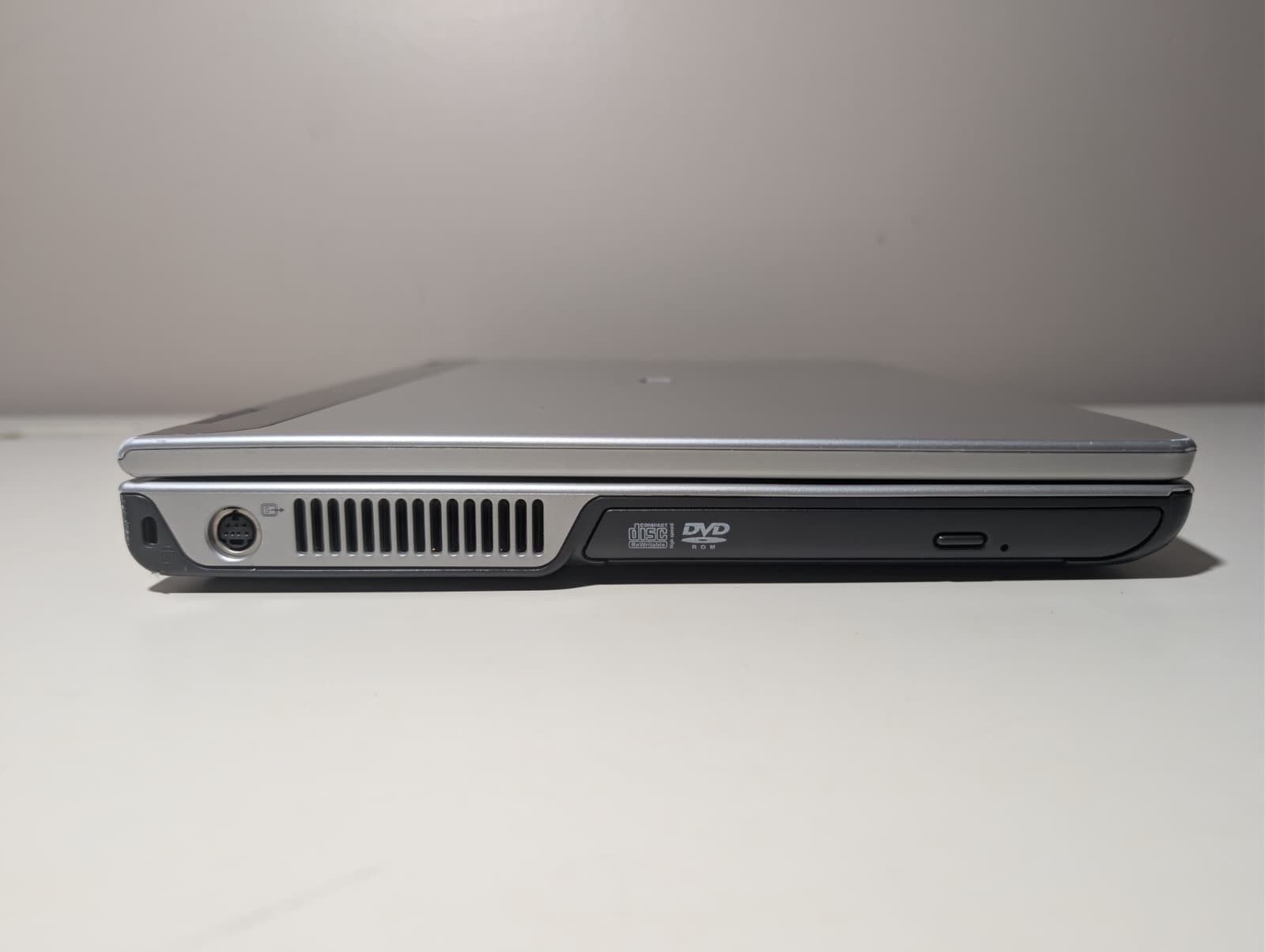 15″ Gateway M465-E | Core 2 Duo T5500 4GB RAM 320GB HDD | Win 7 Pro | DVD