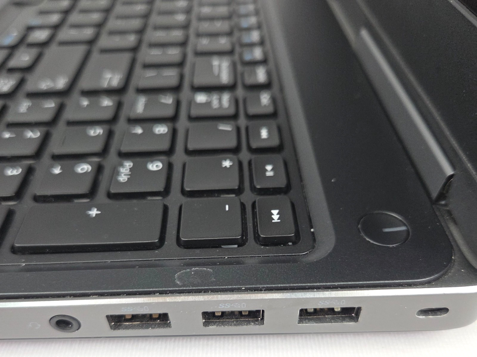 Dell Precision 7520 Workstation Laptop i7‑7820HQ 16GB 256GB SSD 4‑Core Win11
