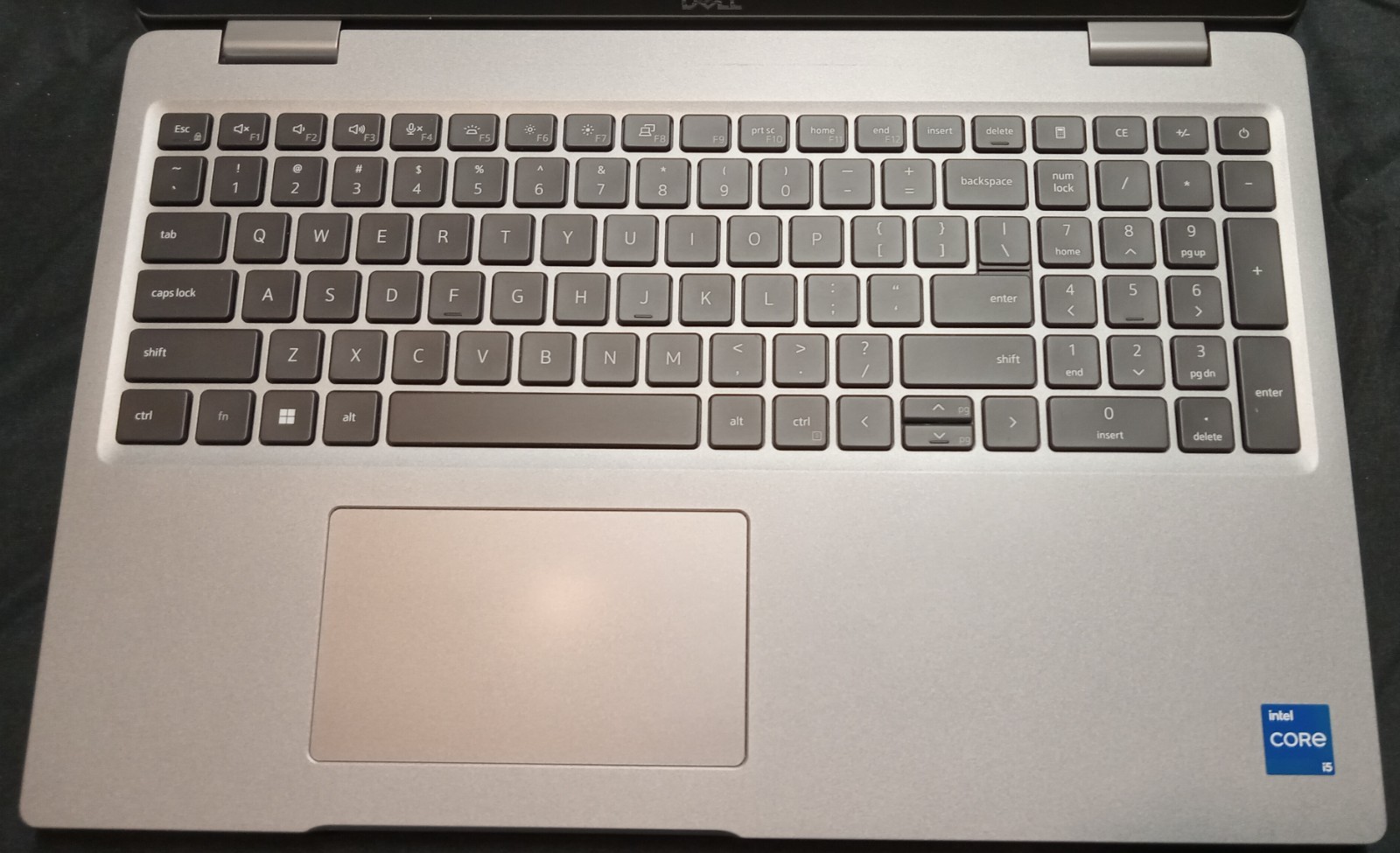 Dell Latitude 5530 (15.6″, 16GB, 256GB SSD, i5-1235U 4.40GHz) Win 11 Pro, Silver